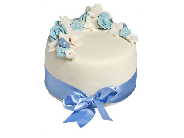 Geboortetaart Hoog wit + blauwe bloemen